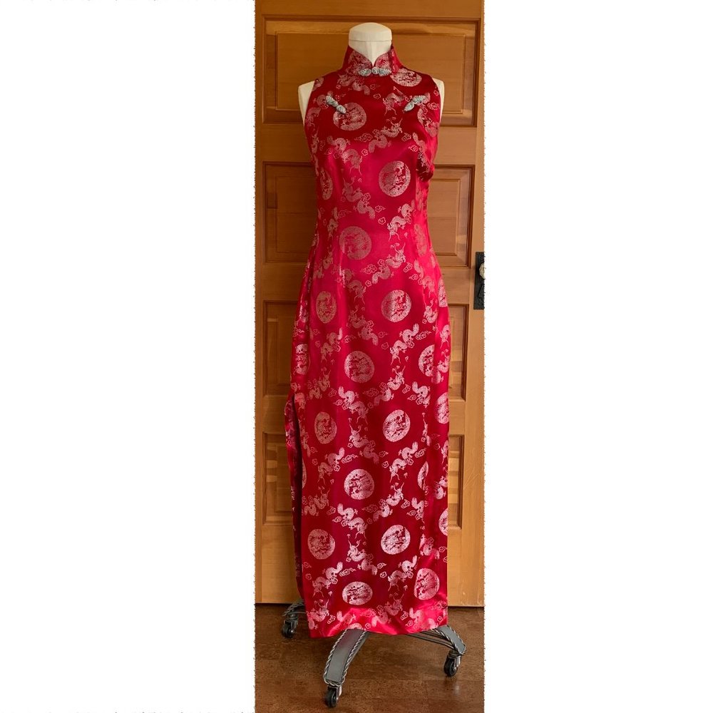 Red Silk Sleeveless Cheongsam Qipao Dress with Silver Dragon Jacquard Pattern